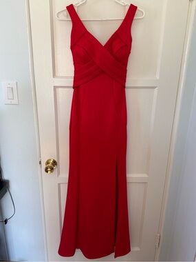Gorgeous criss-cross front red dress